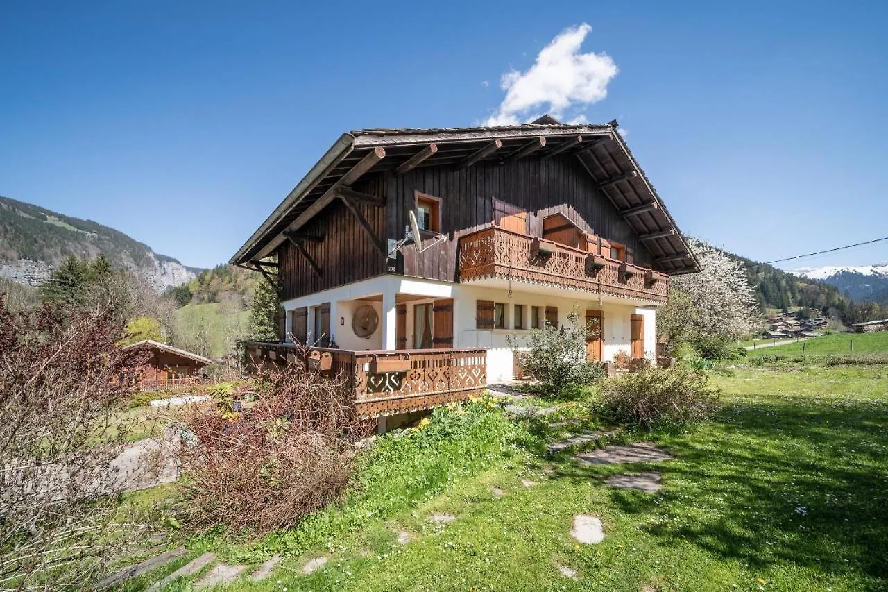 Apt Chenives 2 - Morzine 0*,  France